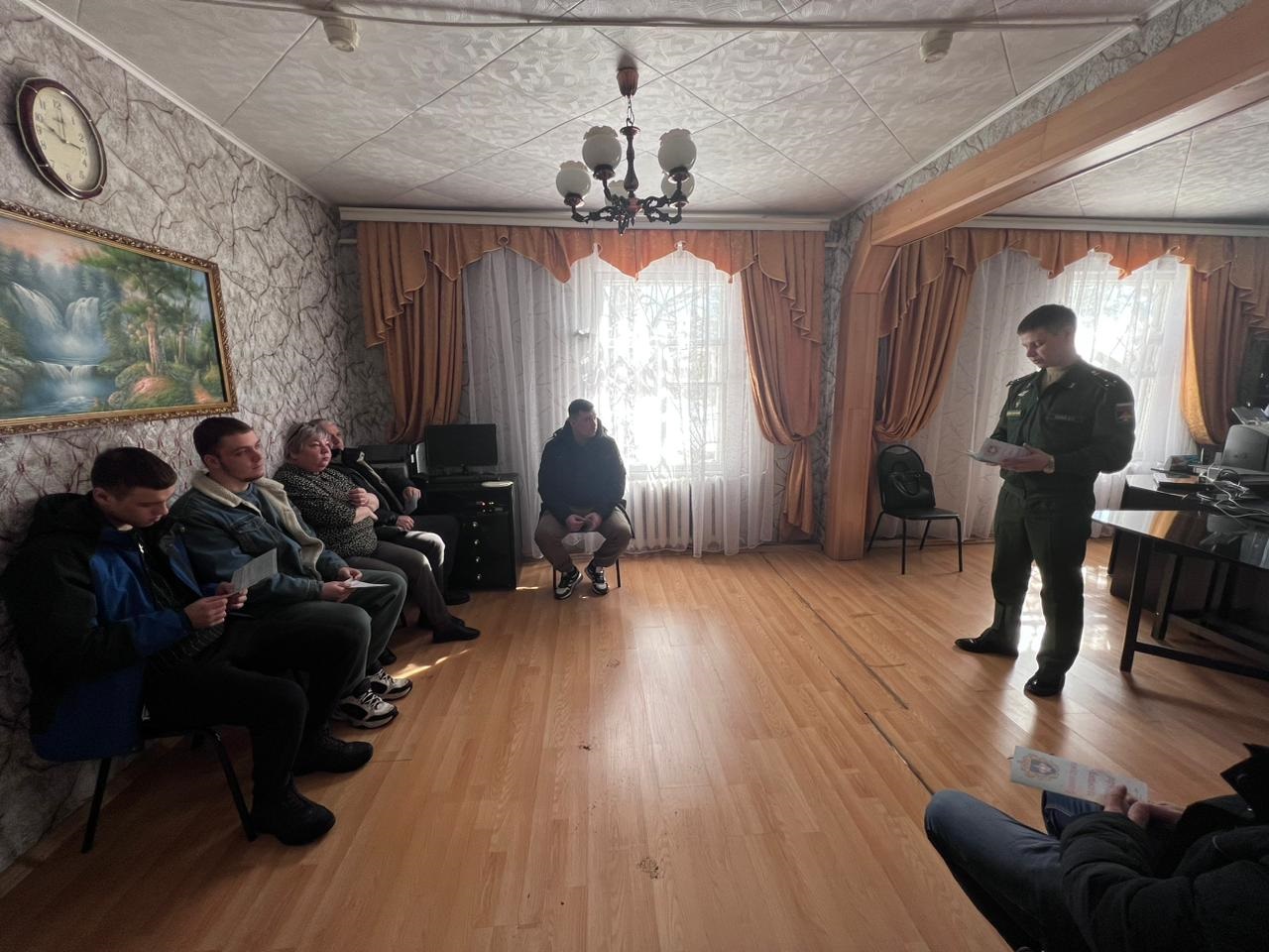 Служба по контракту в вооруженных силах.